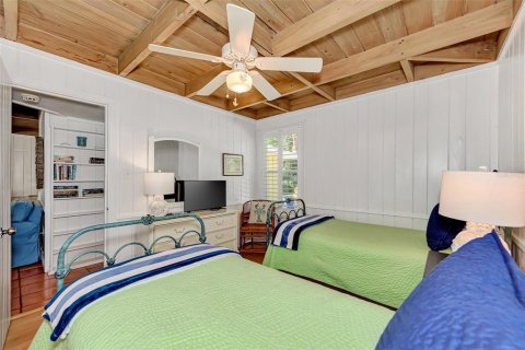 House in Sarasota, Florida 3 bedrooms, 119.84 sq.m. № 1131137 - photo 26