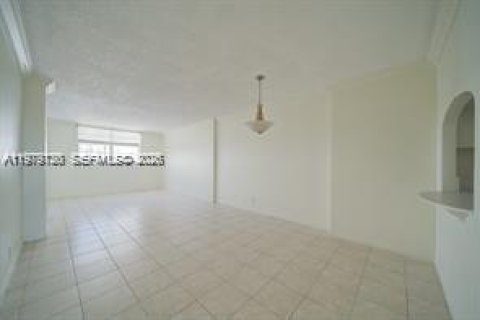 Copropriété à louer à North Miami Beach, Floride: 1 chambre, 73.58 m2 № 2046133 - photo 6