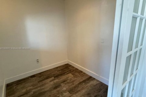 Appartement à louer à Miami Beach, Floride: 1 chambre, 38.18 m2 № 1956681 - photo 2