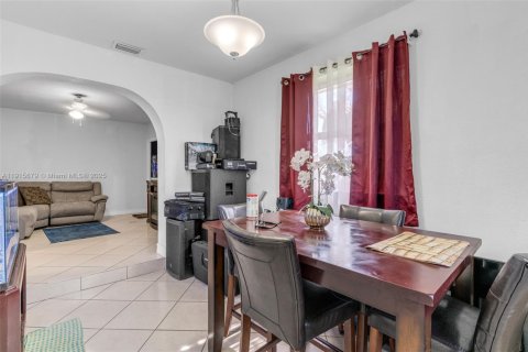 Villa ou maison à vendre à Miami, Floride: 3 chambres, 110 m2 № 1971010 - photo 4