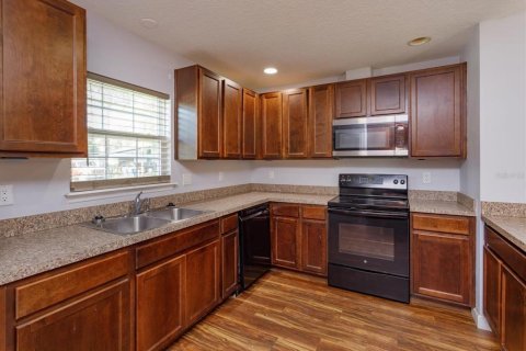 House in Orange City, Florida 3 bedrooms, 102.47 sq.m. № 2205060 - photo 7