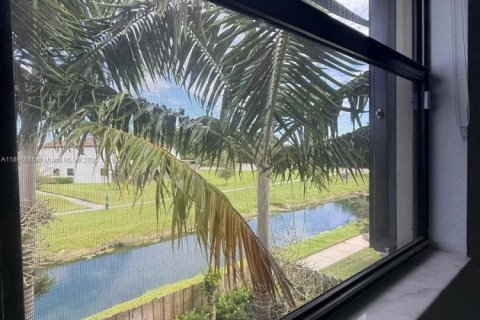 Купить кондоминиум в Майами, Флорида 4 спальни, 168.62м2, № 2054697 - фото 19