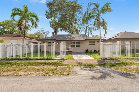 Купить виллу или дом в Майами, Флорида 3 спальни, 104.05м2, № 2006241 - фото 2