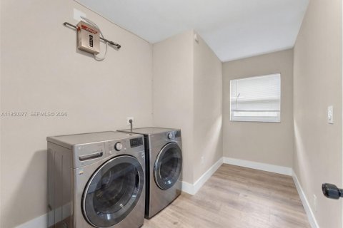 Купить виллу или дом в Майами, Флорида 3 спальни, 104.05м2, № 2006241 - фото 15