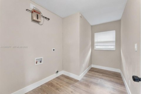 Купить виллу или дом в Майами, Флорида 3 спальни, 104.05м2, № 2006241 - фото 14