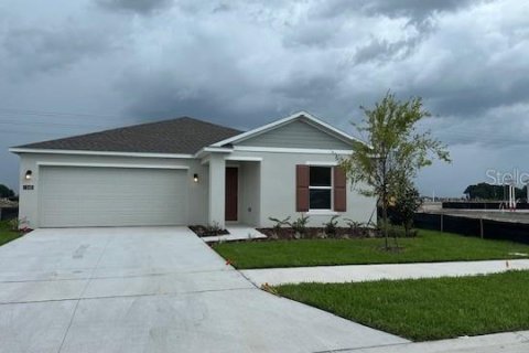 House in Winter Haven, Florida 3 bedrooms, 138.15 sq.m. № 1841554 - photo 1