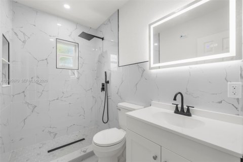 House in Miami, Florida 2 bedrooms, 66.89 sq.m. № 2391885 - photo 10