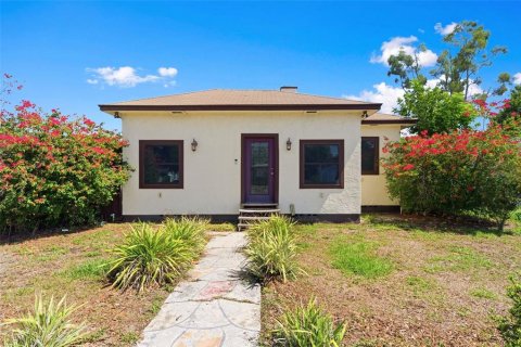 House in Saint Petersburg, Florida 2 bedrooms, 98.1 sq.m. № 2259163