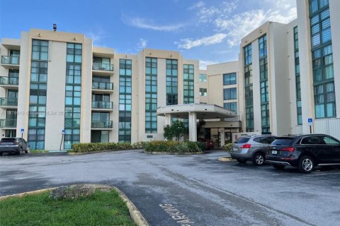 Condominio en Miami, Florida, 2 dormitorios  № 1993435