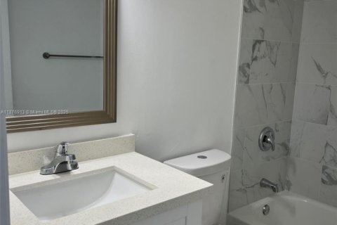 Condominio en alquiler en Miami, Florida, 2 dormitorios, 84.54 m2 № 1993435 - foto 10