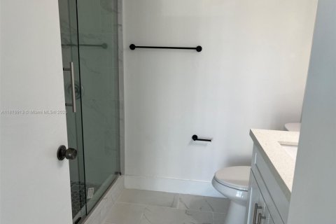 Condominio en alquiler en Miami, Florida, 2 dormitorios, 84.54 m2 № 1993435 - foto 12