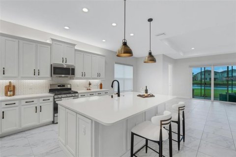 House in Wesley Chapel, Florida 5 bedrooms, 275.08 sq.m. № 1762160 - photo 8
