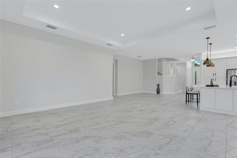 House in Wesley Chapel, Florida 5 bedrooms, 275.08 sq.m. № 1762160 - photo 15