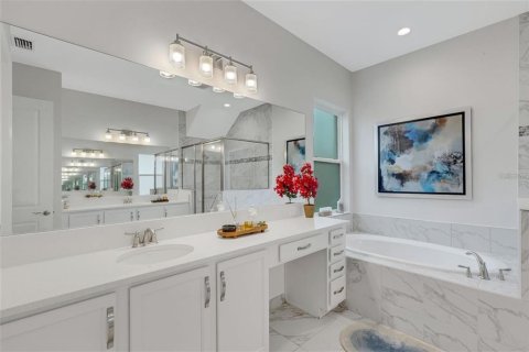 House in Wesley Chapel, Florida 5 bedrooms, 275.08 sq.m. № 1762160 - photo 23