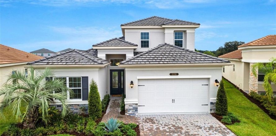 House in Wesley Chapel, Florida 5 bedrooms, 275.08 sq.m. № 1762160