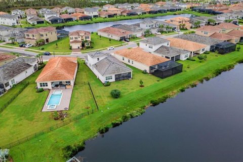 House in Wesley Chapel, Florida 5 bedrooms, 275.08 sq.m. № 1762160 - photo 5