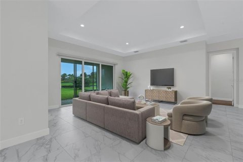 House in Wesley Chapel, Florida 5 bedrooms, 275.08 sq.m. № 1762160 - photo 17