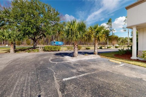 Commercial property in Gainesville, Florida 111.48 sq.m. № 2215001 - photo 2