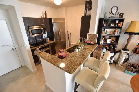 Condominio en West Palm Beach, Florida, 1 dormitorio № 2260814
