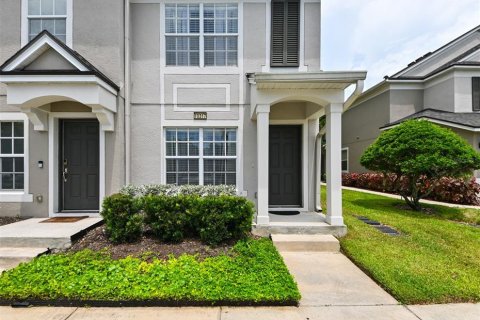 Adosado en venta en Tampa, Florida, 2 dormitorios, 115.94 m2 № 1873229 - foto 1