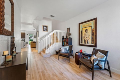 Touwnhouse à vendre à Miami Gardens, Floride: 3 chambres, 162.02 m2 № 1956239 - photo 6
