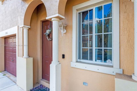 Touwnhouse à vendre à Miami Gardens, Floride: 3 chambres, 162.02 m2 № 1956239 - photo 2