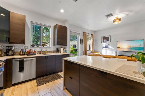 Touwnhouse à vendre à Miami Gardens, Floride: 3 chambres, 162.02 m2 № 1956239 - photo 7