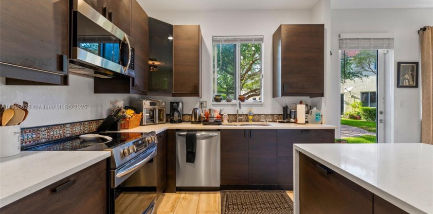 Touwnhouse à Miami Gardens, Floride 3 chambres, 162.02 m2 № 1956239