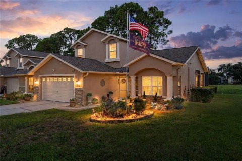 House in New Port Richey, Florida 3 bedrooms, 178.47 sq.m. № 2320865