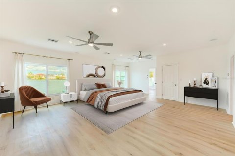 House in Saint Pete Beach, Florida 4 bedrooms, 344.39 sq.m. № 1915006 - photo 13