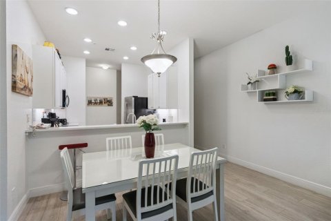 Condominio en venta en Davenport, Florida, 3 dormitorios, 113.99 m2 № 2205151 - foto 12
