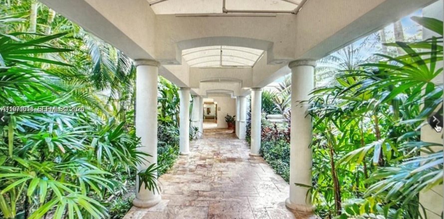 Кондоминиум с 4 спальнями в Авентура, Флорида № 2032321