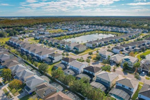 Casa en venta en Kissimmee, Florida, 5 dormitorios, 284.93 m2 № 2144098 - foto 2