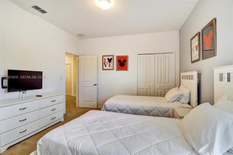 Casa en venta en Kissimmee, Florida, 5 dormitorios, 284.93 m2 № 2144098 - foto 15