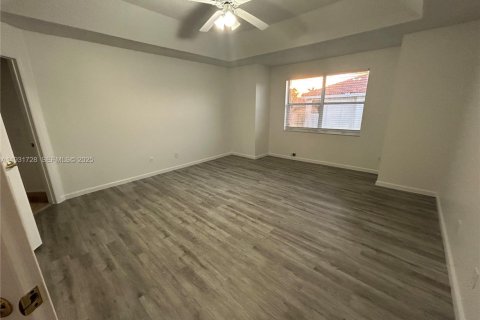 Снять в аренду виллу или дом в Уэстон, Флорида 4 спальни, 194.26м2, № 1990979 - фото 16