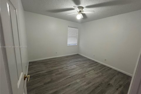 Снять в аренду виллу или дом в Уэстон, Флорида 4 спальни, 194.26м2, № 1990979 - фото 14