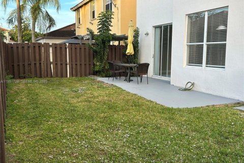 Снять в аренду виллу или дом в Уэстон, Флорида 4 спальни, 194.26м2, № 1990979 - фото 4