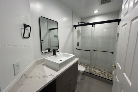 Снять в аренду виллу или дом в Уэстон, Флорида 4 спальни, 194.26м2, № 1990979 - фото 12