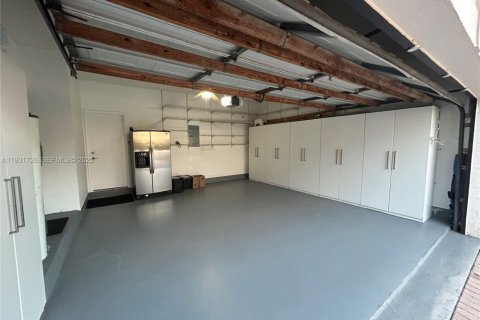 Снять в аренду виллу или дом в Уэстон, Флорида 4 спальни, 194.26м2, № 1990979 - фото 8