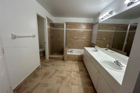 Снять в аренду виллу или дом в Уэстон, Флорида 4 спальни, 194.26м2, № 1990979 - фото 18