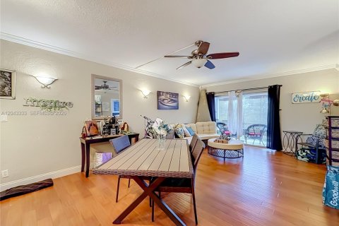 Condominio en venta en Fort Lauderdale, Florida, 2 dormitorios, 83.61 m2 № 2263724 - foto 8