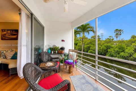 Condominio en venta en Fort Lauderdale, Florida, 2 dormitorios, 83.61 m2 № 2263724 - foto 2