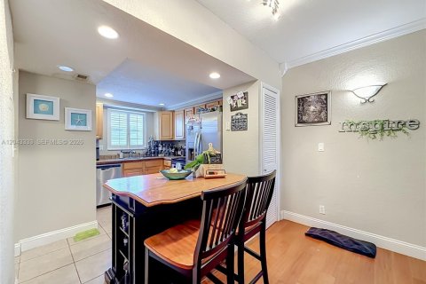 Condominio en venta en Fort Lauderdale, Florida, 2 dormitorios, 83.61 m2 № 2263724 - foto 10