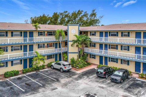 Condominio en venta en Fort Lauderdale, Florida, 2 dormitorios, 83.61 m2 № 2263724 - foto 24