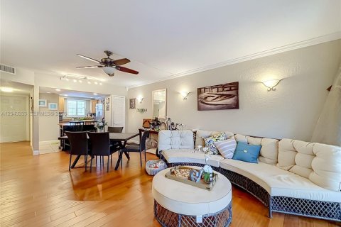 Condominio en venta en Fort Lauderdale, Florida, 2 dormitorios, 83.61 m2 № 2263724 - foto 5