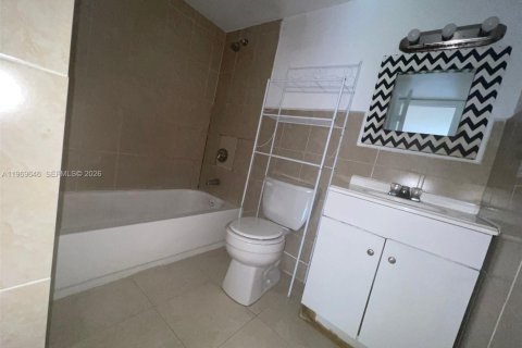 Снять в аренду кондоминиум в Майами, Флорида 2 спальни, 72.65м2, № 2030370 - фото 6