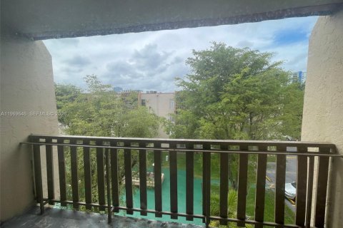 Снять в аренду кондоминиум в Майами, Флорида 2 спальни, 72.65м2, № 2030370 - фото 8