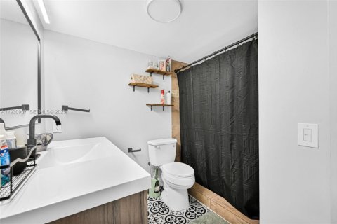 Copropriété à vendre à Hollywood, Floride: 2 chambres, 115.38 m2 № 1989732 - photo 13