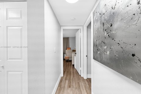 Copropriété à vendre à Hollywood, Floride: 2 chambres, 115.38 m2 № 1989732 - photo 10