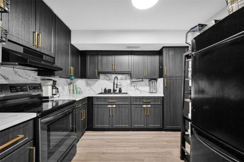 Copropriété à vendre à Hollywood, Floride: 2 chambres, 115.38 m2 № 1989732 - photo 21